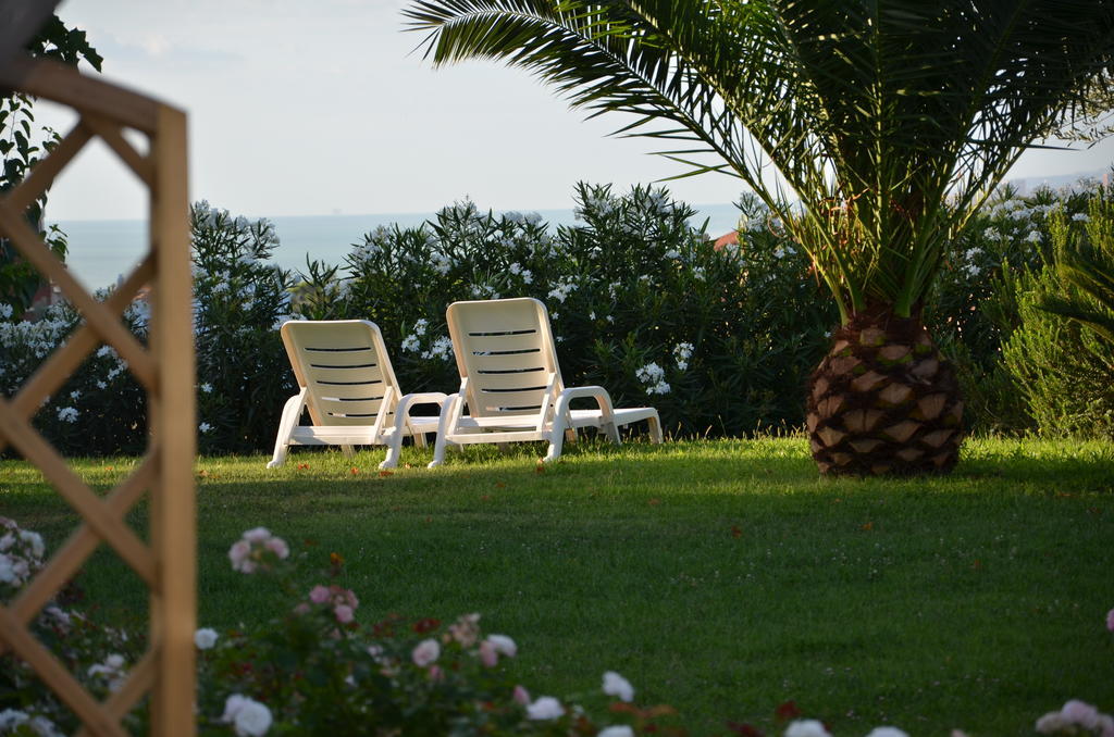 Casa di campagna Borgo Rosso Sirolo